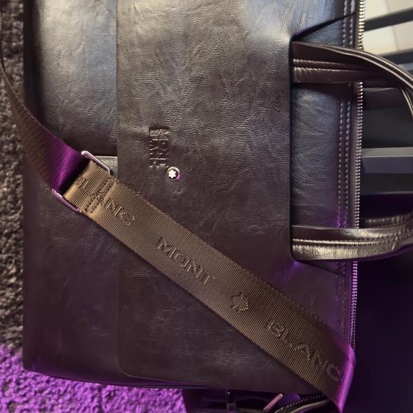 This is an authentic Montblanc messenger bag. Lightly used! - Picture 5 of 6